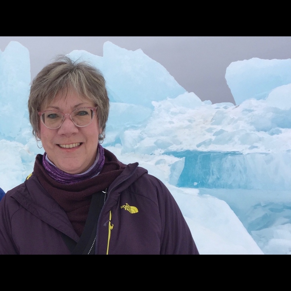 Meet your Posher, Holly